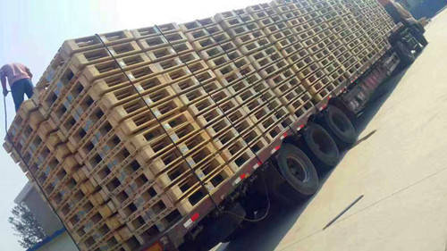 裝貨現(xiàn)場(chǎng) (4)